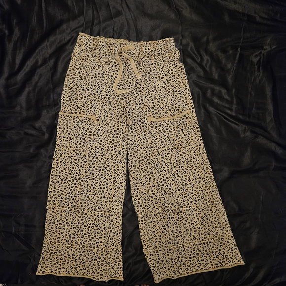 easel Pants - Easel Animal Print Wide-Leg Pants